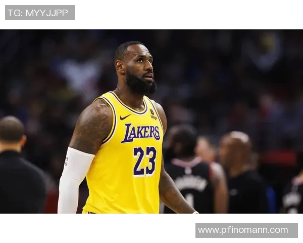 勒布朗詹姆斯：篮球巨星的传奇生涯与未来展望