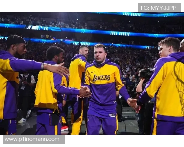 勇士与湖人激战回顾2015年10月23日精彩录像重温