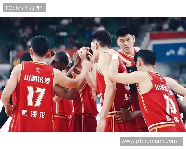 山西汾酒男篮迎战深圳队全力争胜展现团队精神与实力