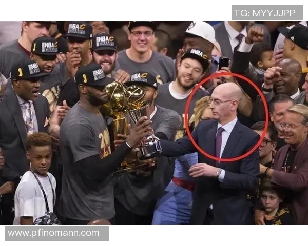 骑士逆转勇士夺冠的传奇时刻回顾与赛季精彩瞬间分析