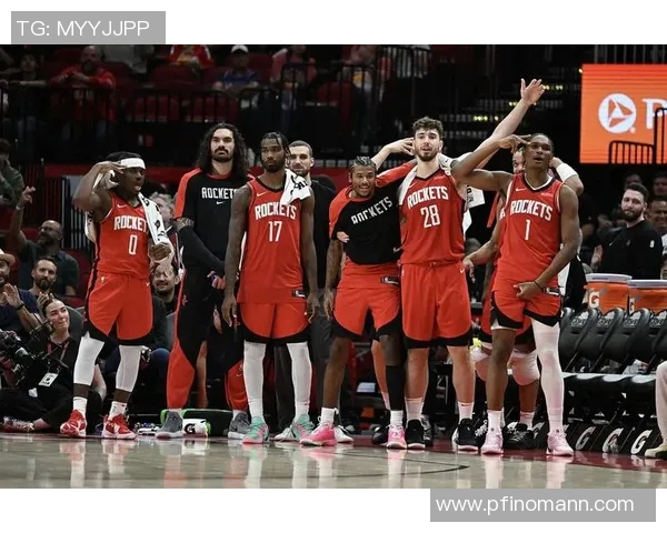 2017年火箭队与勇士队激战回顾:经典对决与精彩瞬间的深度解析