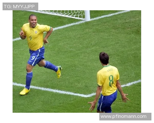 2004年巴西对阵爱尔兰罗纳尔多精彩表现引发全球关注 2004年巴西对阵爱尔兰罗纳尔多精彩表现引发全球关注