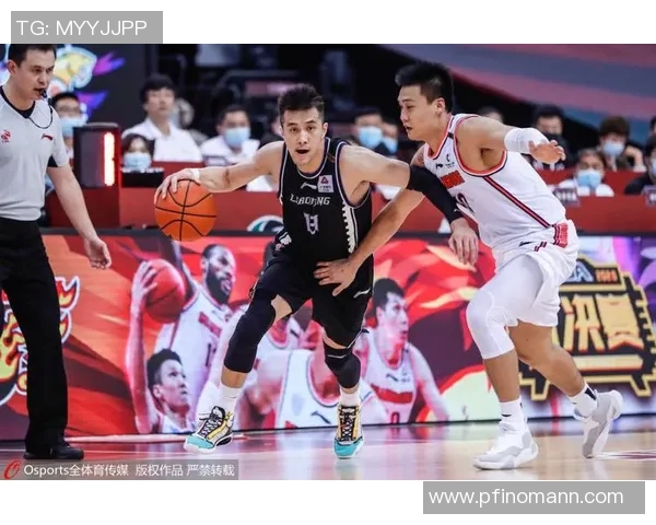 福伦丹与埃青年激战正酣谁能在这场对决中笑到最后